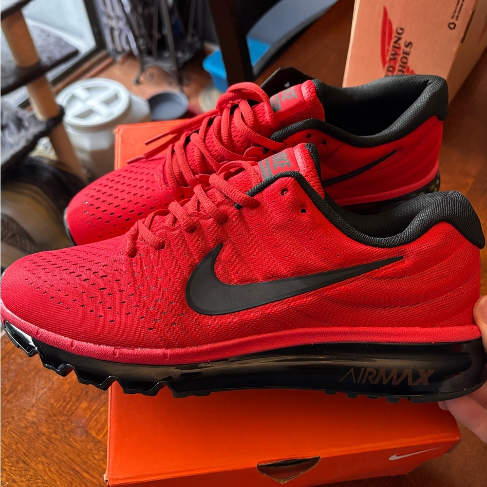 Nike Men's Air Max 2017 Size 10